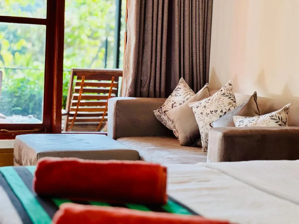 Double Room with Private Bathroom — Ella waterfall view